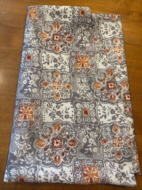 Bella Lux Gray and Rust Medallion 70” Round Tablecloth
